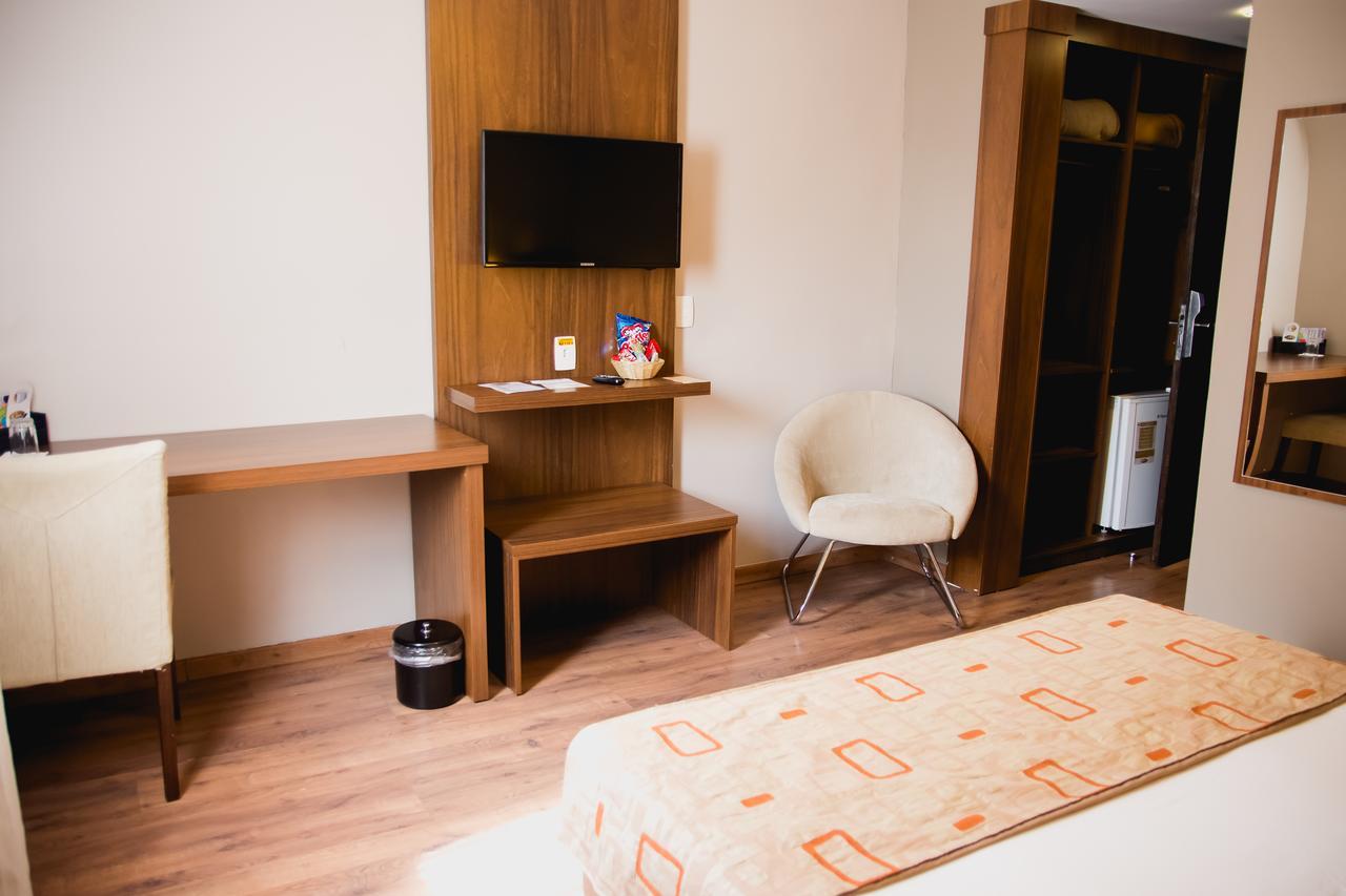 Class Hotel Varginha Варжиня Екстериор снимка