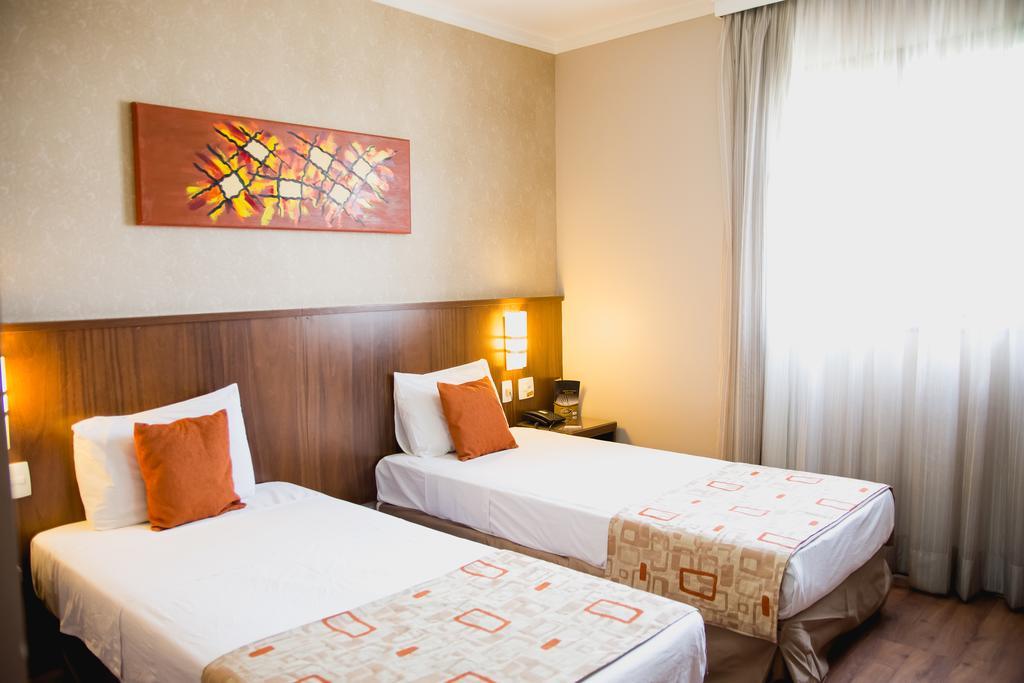 Class Hotel Varginha Варжиня Екстериор снимка