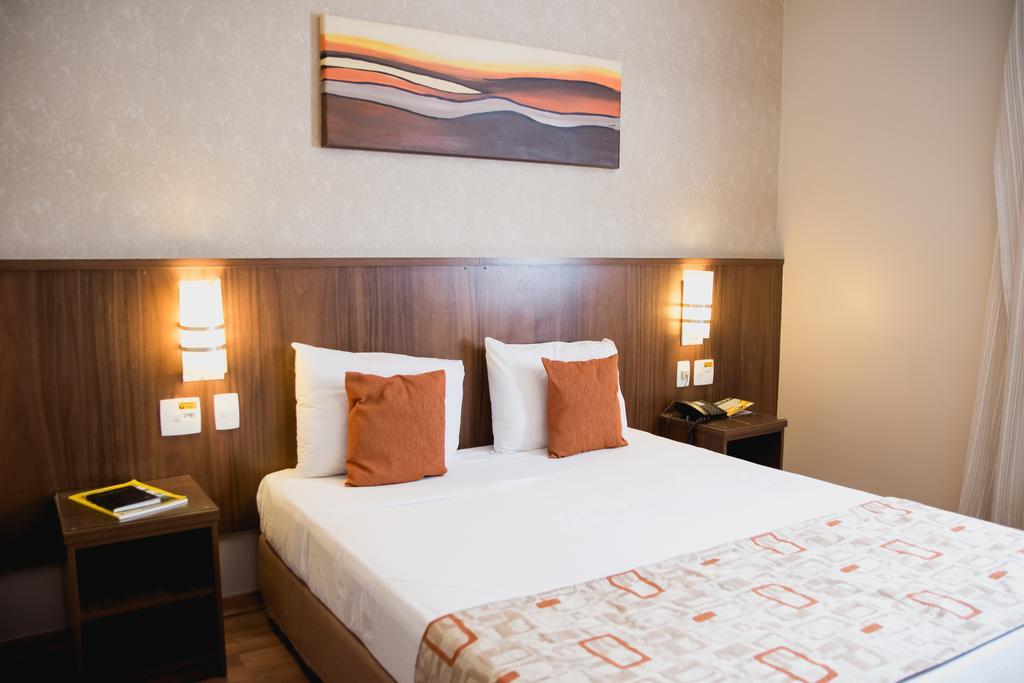 Class Hotel Varginha Варжиня Екстериор снимка