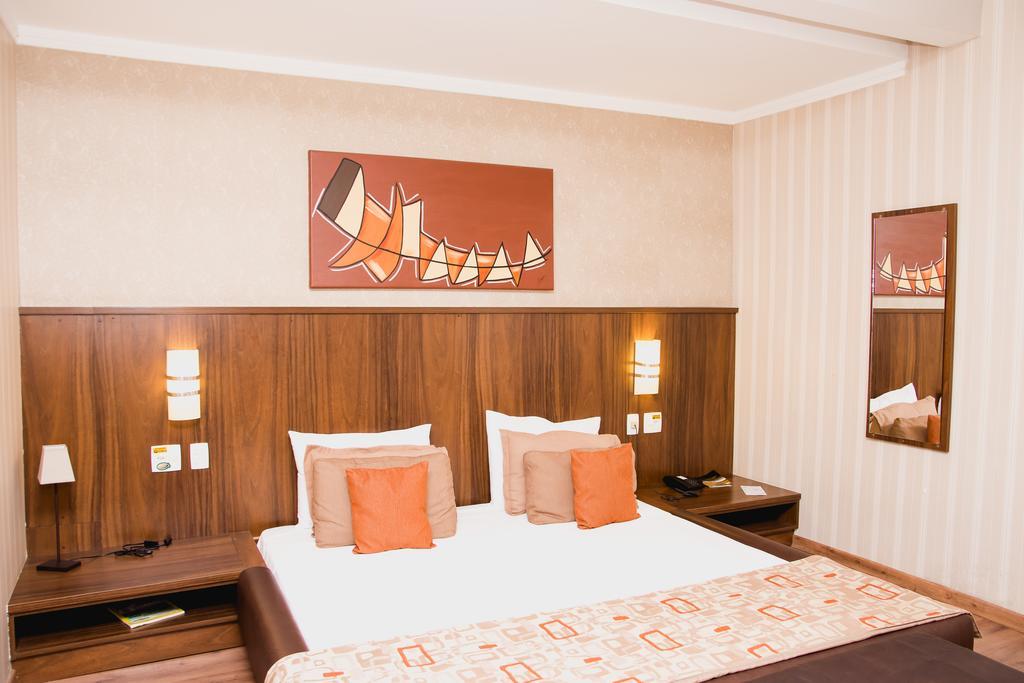 Class Hotel Varginha Варжиня Екстериор снимка