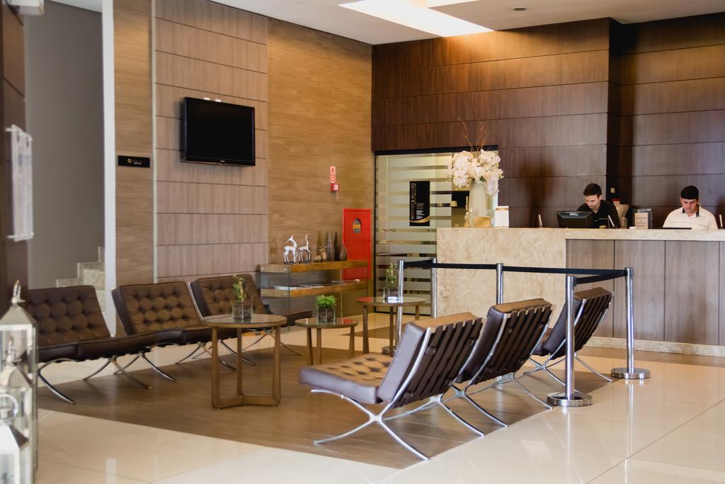 Class Hotel Varginha Варжиня Екстериор снимка