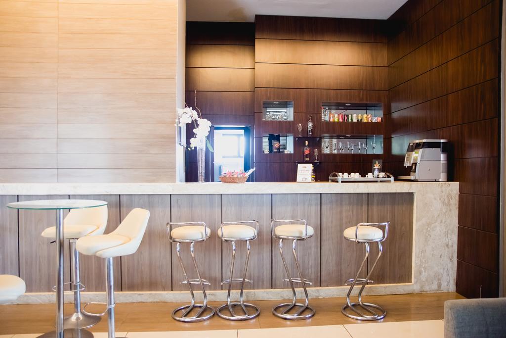 Class Hotel Varginha Варжиня Екстериор снимка